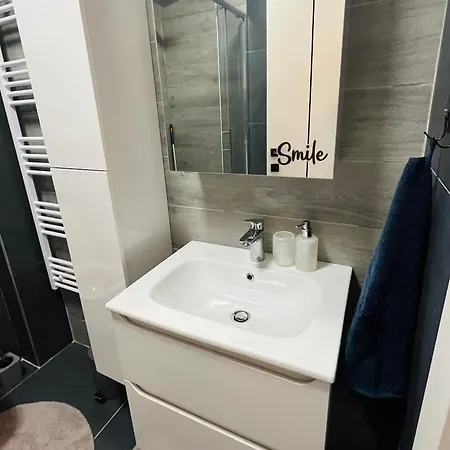 Cozy Corner - Free Parking Διαμέρισμα *