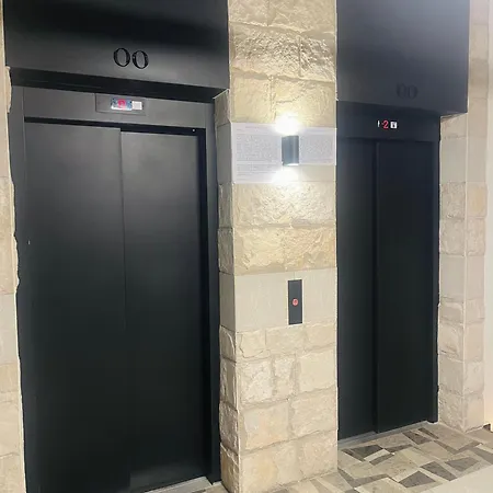 Cozy Corner - Free Parking Διαμέρισμα